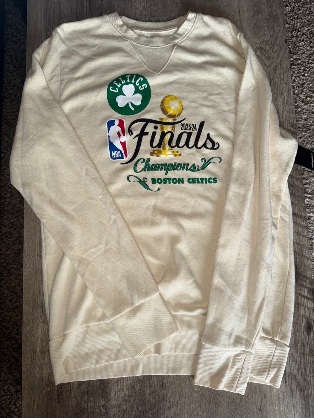 Majestic Threads Cream Crewneck Sweatshirt - L